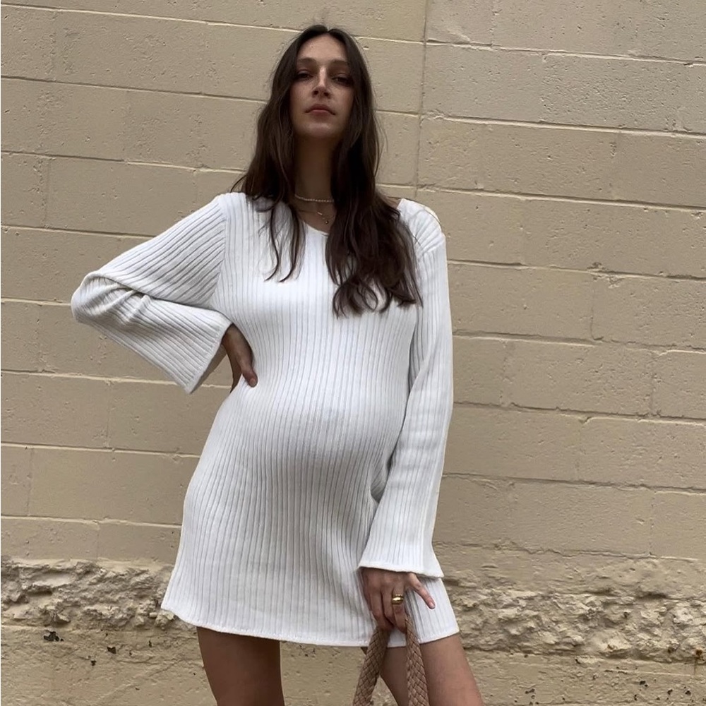 Legoe Heritage White Ribbed Knit Long-Sleeve Mini Dress